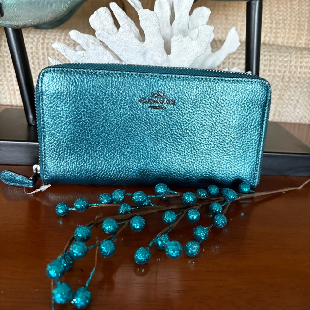 Coach Deep Blue Green Pebbled Leather Medium Zip Around Accordion Wallet